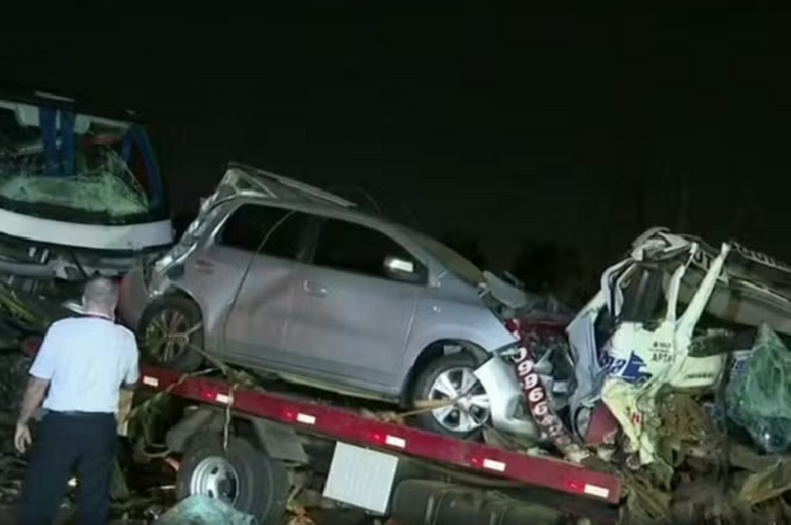 Acidente com ônibus que saiu de Santa Catarina deixa um morto no PR