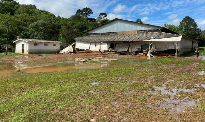 Corpo de criança que desapareceu após casa ser atingida por enxurrada é localizado em General Carneiro