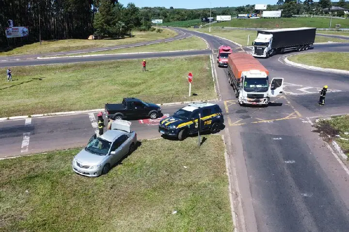 Idosa morre após carro ser arrastado por caminhão no Trevão de Irani