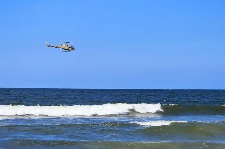 Menino de 14 anos desaparece ao entrar no mar em Barra Velha