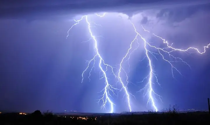 “Onda de tempestades”: O que esperar do ciclone que passa perto de SC