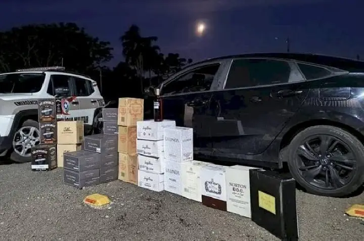 Polícia Militar apreende veículo com mais de 200 garrafas de vinho