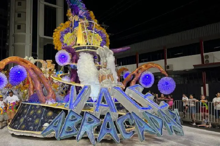 Vale Samba é a grande campeã do Carnaval de Joaçaba 2025.