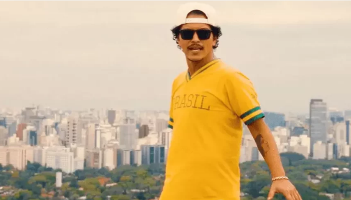 Bruno Mars anuncia show beneficente para ajudar vítimas das enchentes no RS