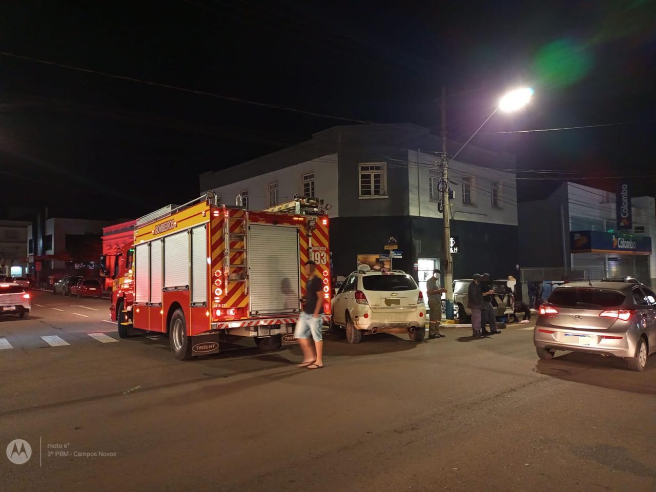 Colisão entre dois veículos deixa uma pessoa ferida em Campos Novos