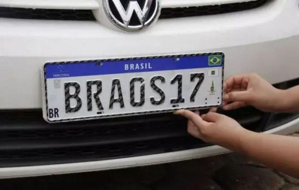 Volta do nome do município e estado nas placas de veículos é aprovada no Senado