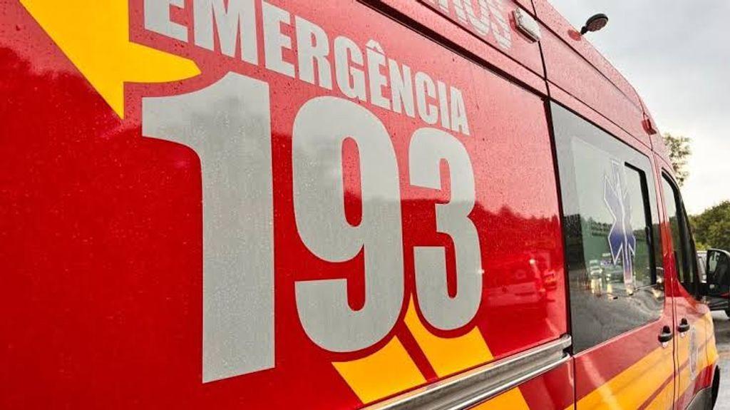 Acidente em Erval Velho: condutor é resgatado pelos Bombeiros