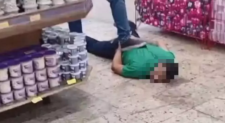 Funcionário mata colega a facadas dentro de supermercado