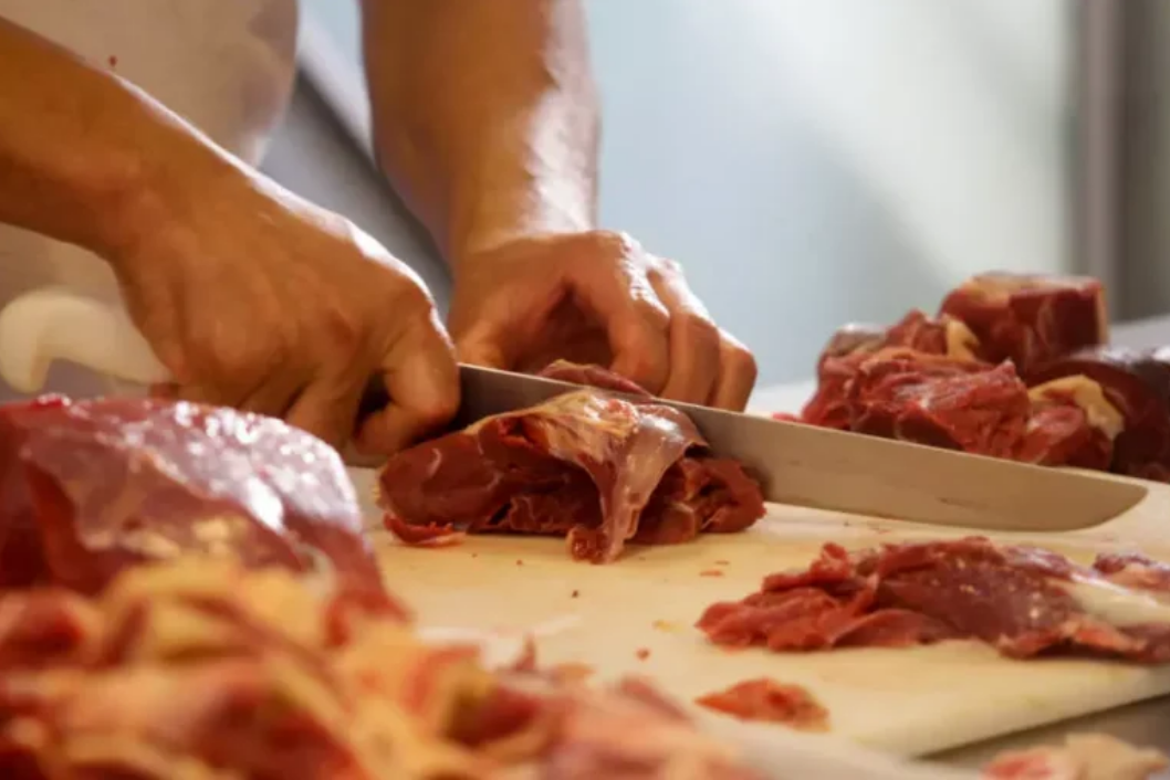 Homem de 70 anos morre engasgado com pedaço de carne