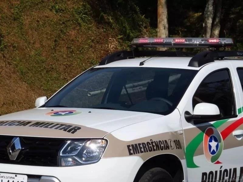 Homem é preso e adolescente apreendido após furtarem estabelecimento comercial em Campos Novos