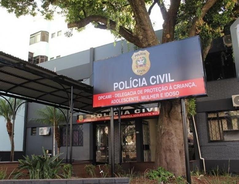 Mulher é agredida pelo ex-companheiro em frente à Delegacia após registra BO