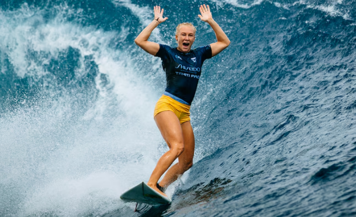 Tatiana Weston-Webb conquista primeira medalha olímpica do surfe feminino brasileiro