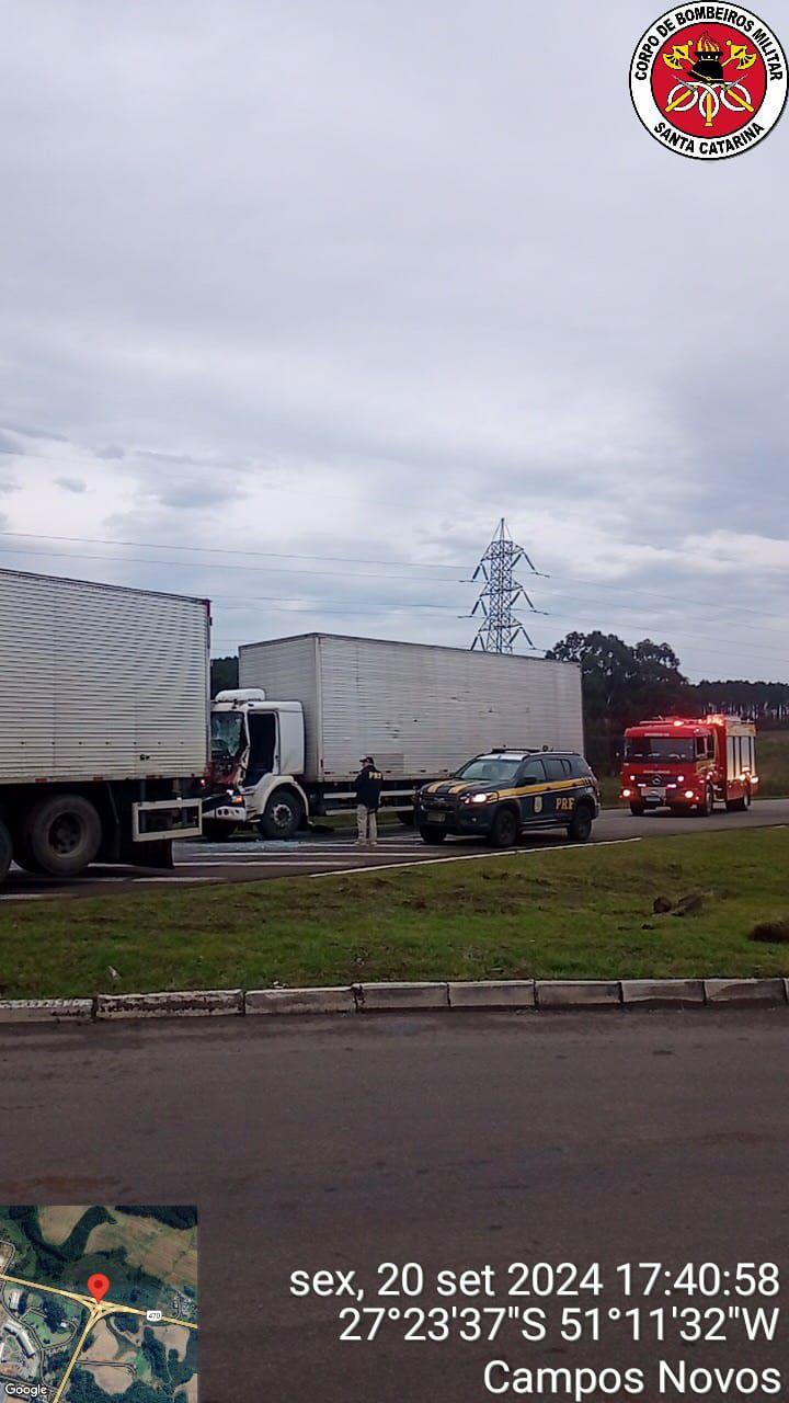 Acidente com caminhão deixa motorista preso às ferragens em Campos Novos