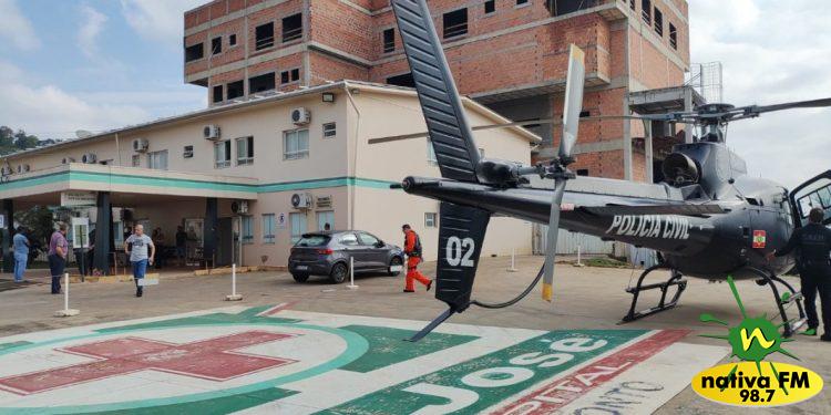 Criança de três anos é atingida na cabeça por concha de retroescavadeira em Santa Catarina