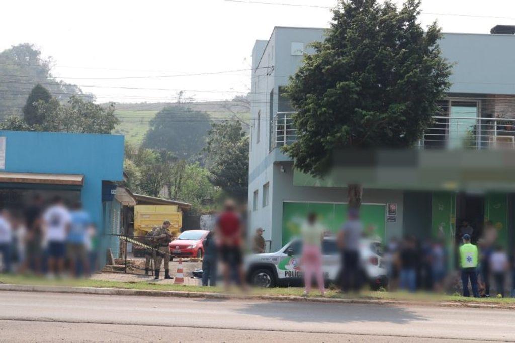 Criança morre atropelada por caminhão enquanto andava de bicicleta no Oeste