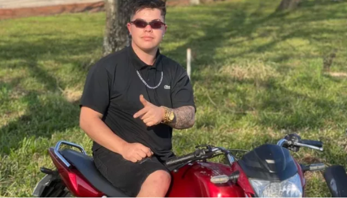 Jovem motociclista que morreu em queda na BR-480 é identificado