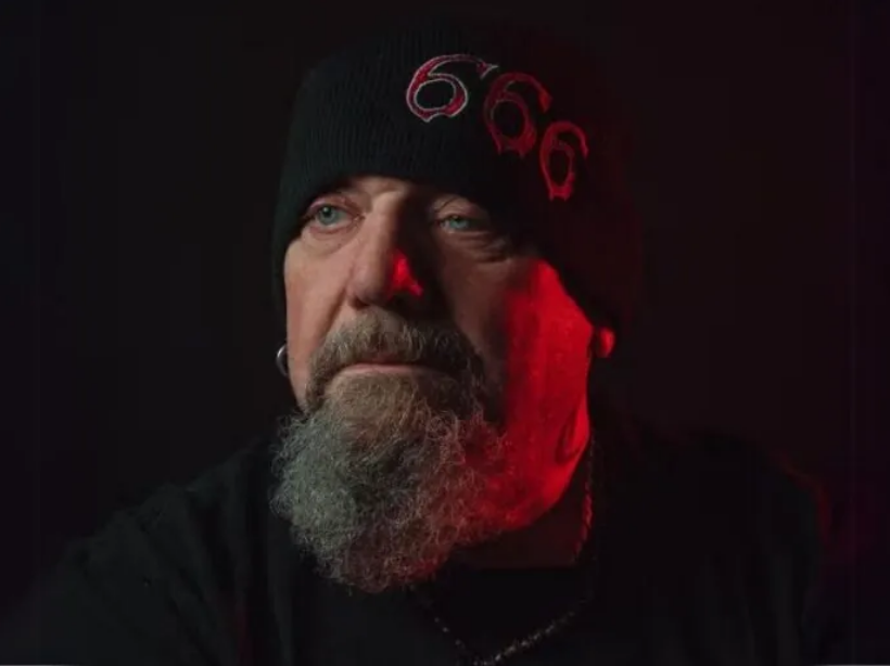 Paul Di’Anno, ex-vocalista do Iron Maiden, morre aos 66 anos