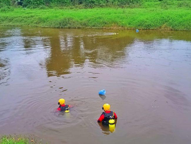 Bombeiros encontram corpo de adolescente de 15 anos afogado em rio, em SC