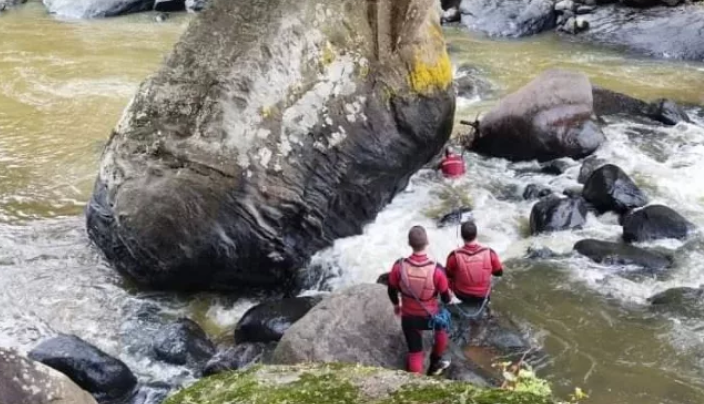 Criança cai em rio e desaparece no Médio Vale do Itajaí; buscas já duram mais de 24h