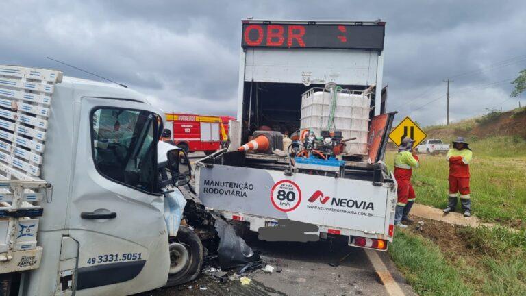 Colisão entre caminhões deixa dois feridos na BR-282, em Ponte Serrada