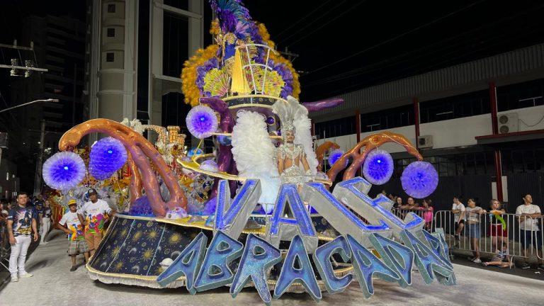 Vale Samba é a grande campeã do Carnaval de Joaçaba 2025.